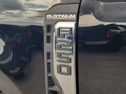 Used 2024 Ford F250 Platinum w/ FX4 Off-Road Package AWD/4WD image 9