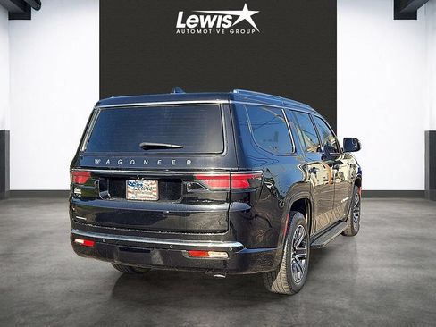 Used 2023 Jeep Wagoneer 4WD w/ Premium Group I image 4