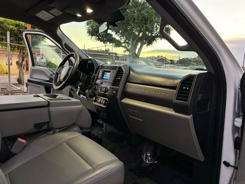 Used 2019 Ford F250 XL w/ Power Equipment Group image 17