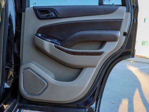 Used 2018 Chevrolet Tahoe LT image 11