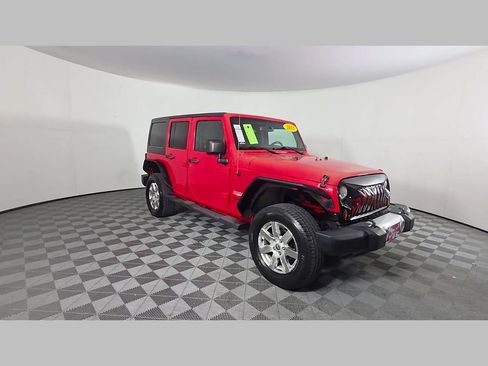 Used 2013 Jeep Wrangler Unlimited Sahara w/ Connectivity Group AWD/4WD image 53