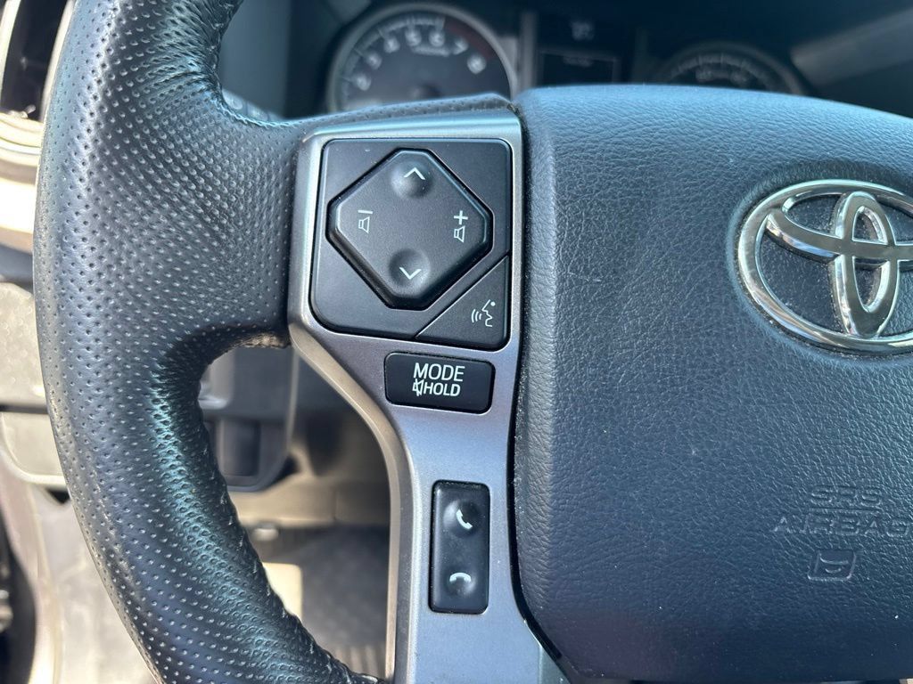 Used 2019 Toyota Tacoma SR5 RWD image 17
