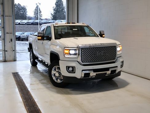 Used 2016 GMC Sierra 3500 Denali w/ Duramax Plus Package image 42