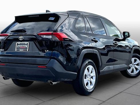 Used 2019 Toyota RAV4 LE w/ Carpet Mat Package FWD image 13