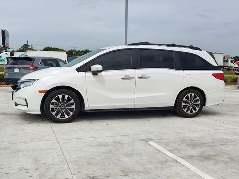 Used 2024 Honda Odyssey EX-L image 3