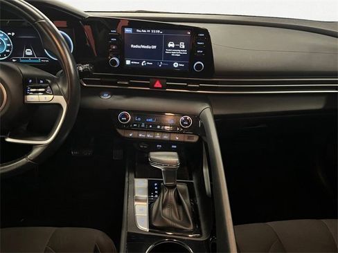 Used 2021 Hyundai Elantra SEL w/ Convenience Package image 12