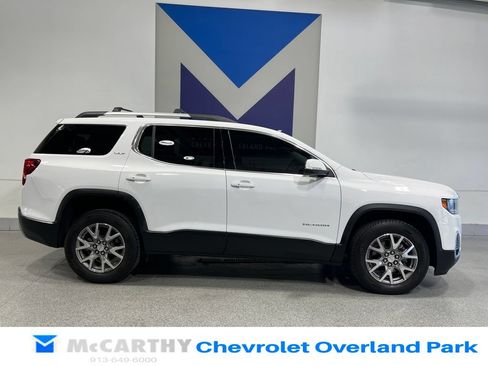 Used 2021 GMC Acadia SLT w/ Technology Package FWD image 4