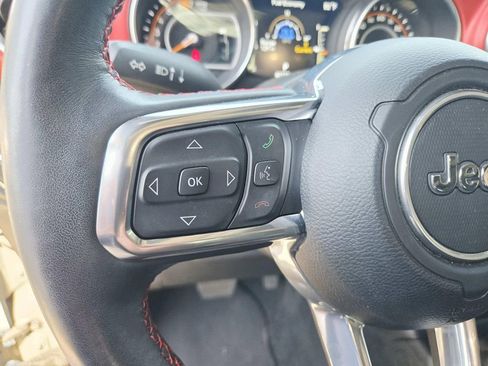 Used 2023 Jeep Wrangler Unlimited Rubicon AWD/4WD image 21