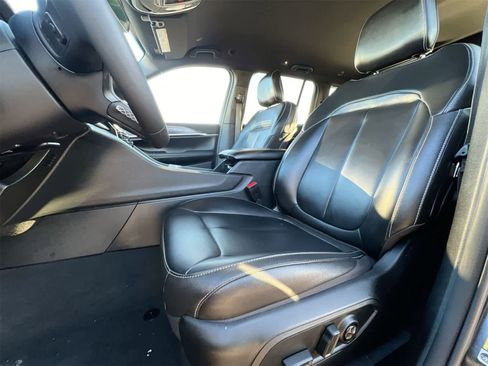 Used 2024 Jeep Grand Cherokee Limited image 16