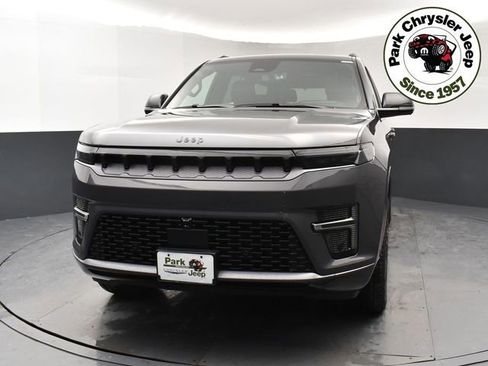 New 2026 Jeep Grand Wagoneer Summit image 2