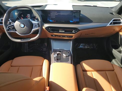 Used 2025 BMW 330i Sedan w/ Premium Package RWD image 10