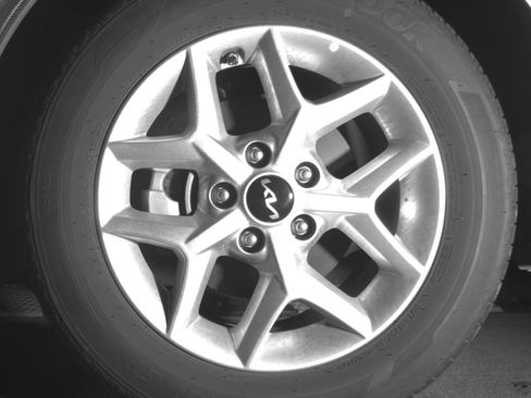 Used 2025 Kia Soul LX w/ LX Technology Package image 12