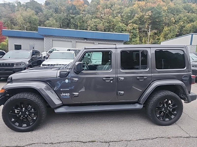 Used 2021 Jeep Wrangler Unlimited Sahara w/ Cold Weather Group AWD/4WD image 4