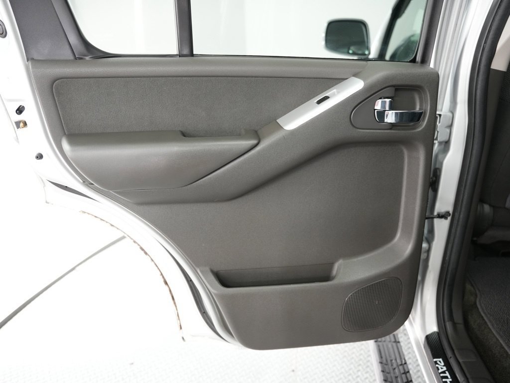 Used 2012 Nissan Pathfinder SV RWD image 35