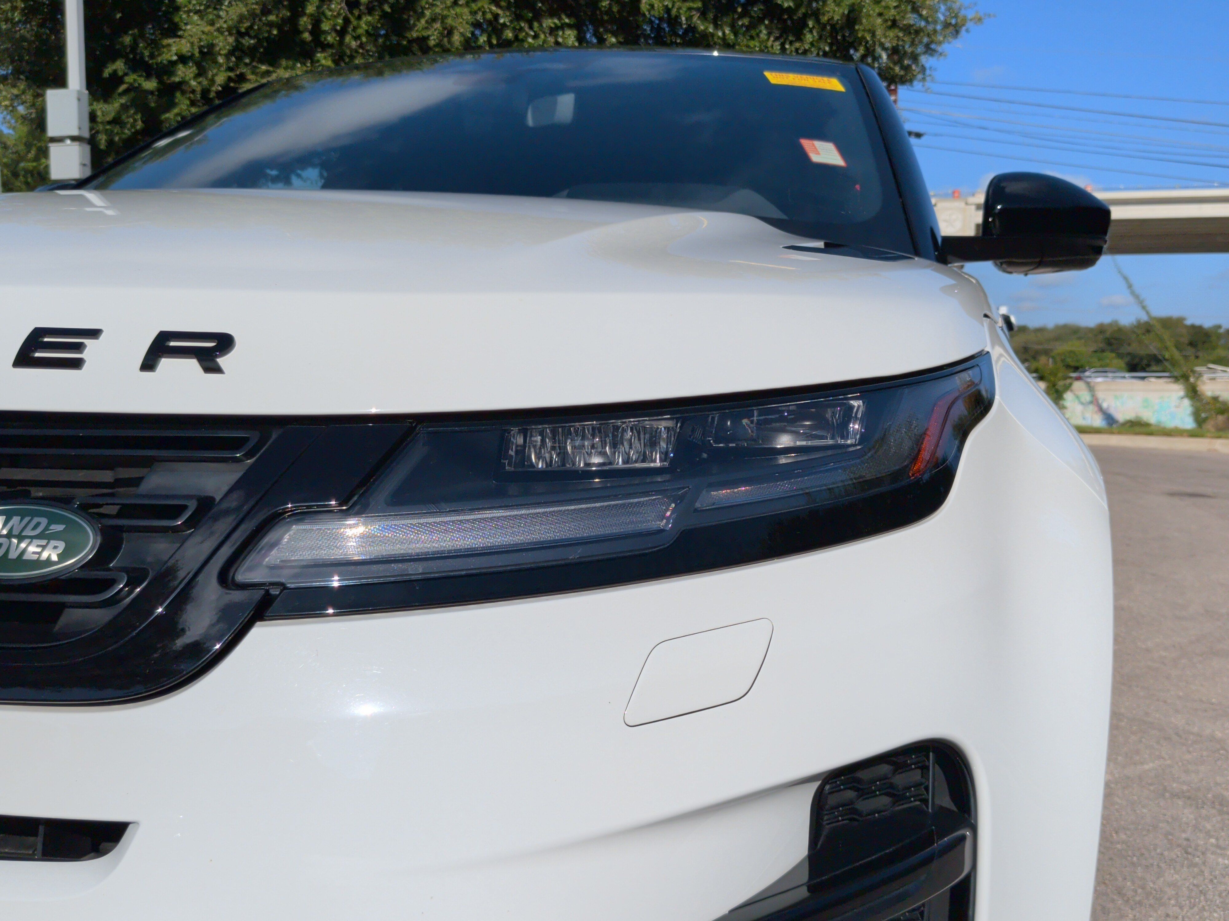 Used 2024 Land Rover Range Rover Evoque Dynamic SE AWD/4WD image 3