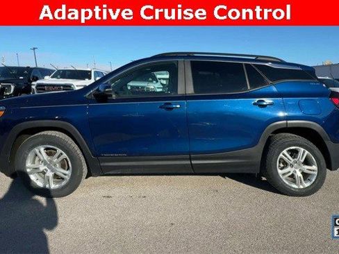Used 2022 GMC Terrain SLE w/ Driver Convenience Package image 6