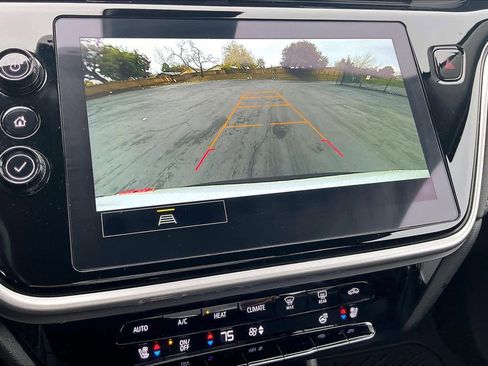 Used 2023 Chevrolet Bolt EUV LT w/ Convenience Package image 24