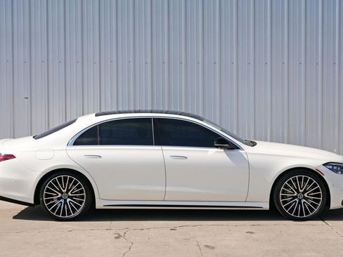 Used 2022 Mercedes-Benz S 580 S 580 w/ AMG Line & Night Pack image 64