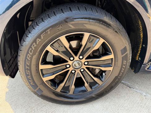 Used 2019 Nissan Armada Platinum w/ Captain's Chairs Package AWD/4WD image 23