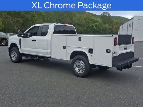 New 2025 Ford F350 XL w/ XL Chrome Package image 4