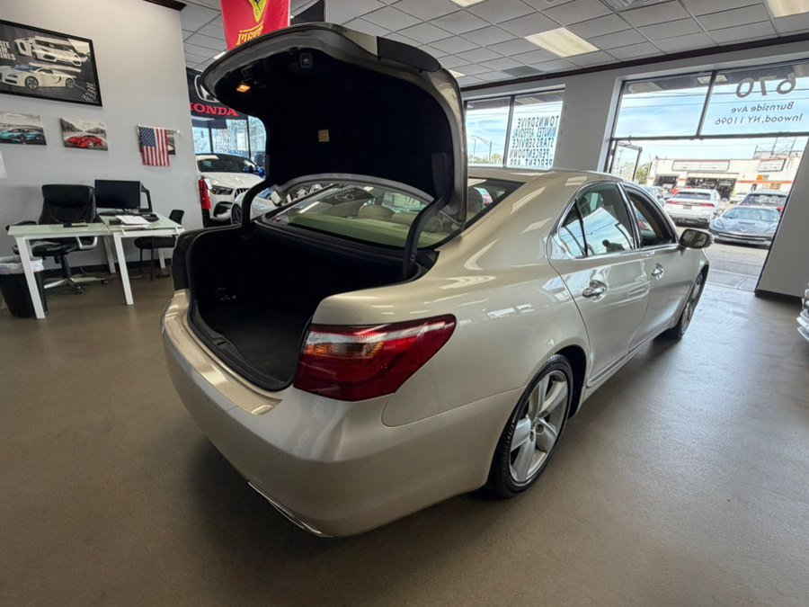 Used 2011 Lexus LS 460 w/ Comfort Pkg RWD image 19