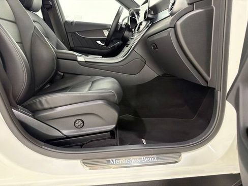 Used 2022 Mercedes-Benz GLC 300 4MATIC image 20