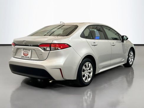 Used 2025 Toyota Corolla LE FWD image 4