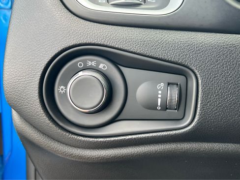Used 2020 Jeep Renegade Sport AWD/4WD image 31