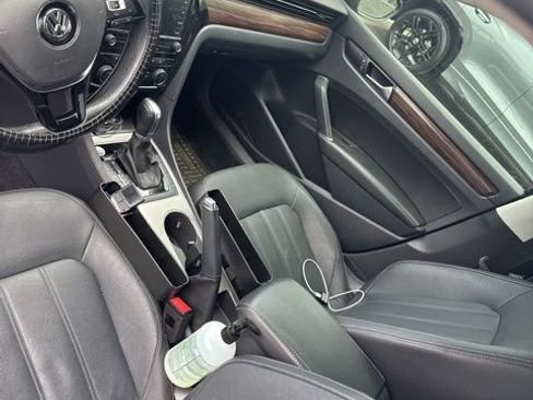 Used 2020 Volkswagen Passat 2.0T SEL FWD image 2