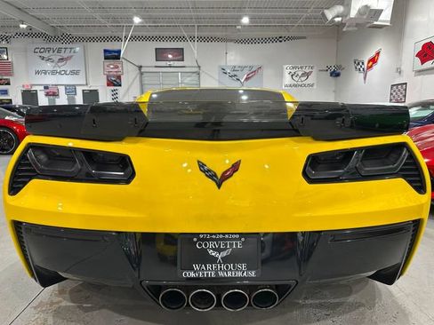Used 2016 Chevrolet Corvette Z06 w/ 3LZ Preferred Equipment Group RWD image 8