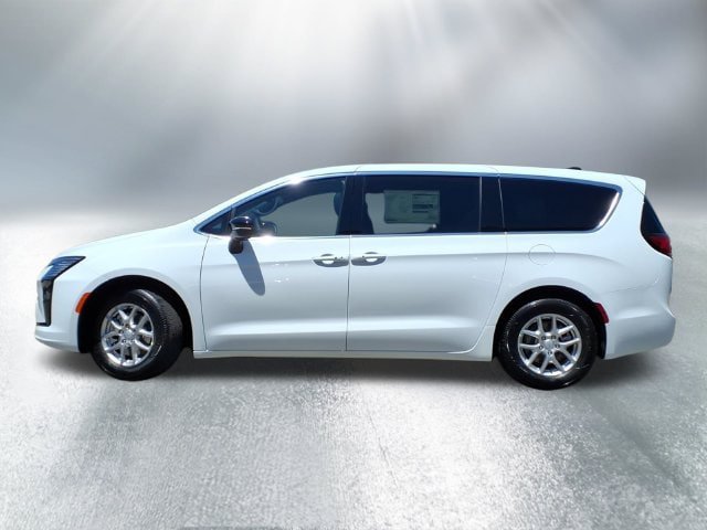 New 2027 Chrysler Pacifica Select FWD image 3