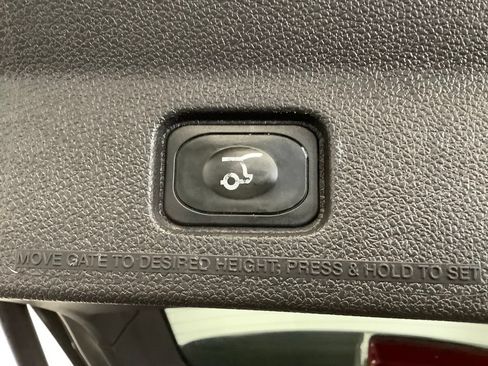 Used 2015 Ford Explorer XLT w/ Equipment Group 202A FWD image 22