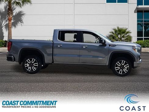 Used 2022 GMC Sierra 1500 AT4 w/ AT4 Premium Package AWD/4WD image 5
