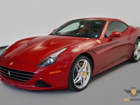 Used 2016 Ferrari California T image 3