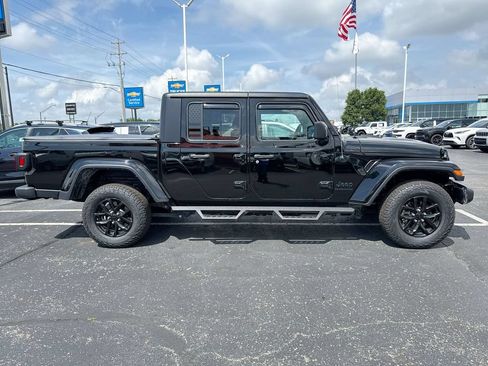 Used 2022 Jeep Gladiator Sport AWD/4WD image 5