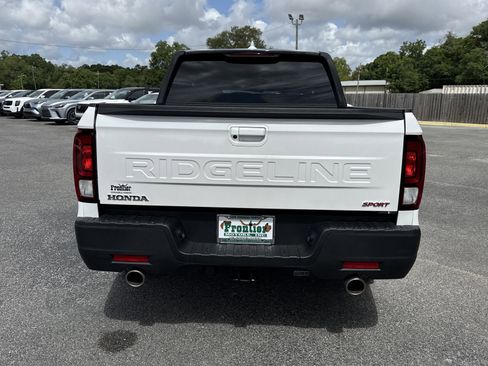 Used 2025 Honda Ridgeline Sport image 4
