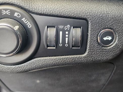 Used 2016 Chrysler 200 Limited FWD image 21