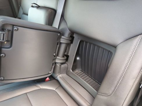 Used 2019 GMC Sierra 1500 SLT w/ SLT Premium Package image 14