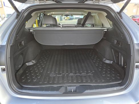 Used 2022 Subaru Outback Limited image 17