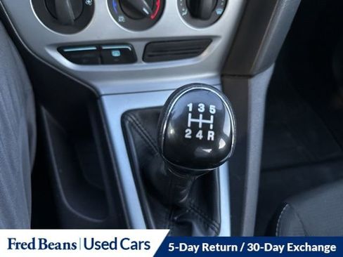 Used 2012 Ford Focus SE w/ SE Winter Pkg image 15