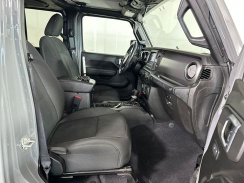 Used 2023 Jeep Wrangler Unlimited w/ Cold Weather Group AWD/4WD image 28