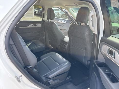Used 2025 Ford Explorer Active w/ Active Comfort Package AWD/4WD image 26