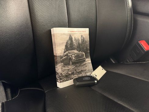 Used 2021 Ford F250 Lariat image 47