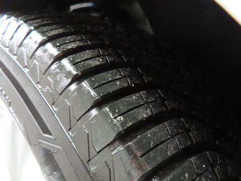 Used 2019 Buick Enclave Essence image 9