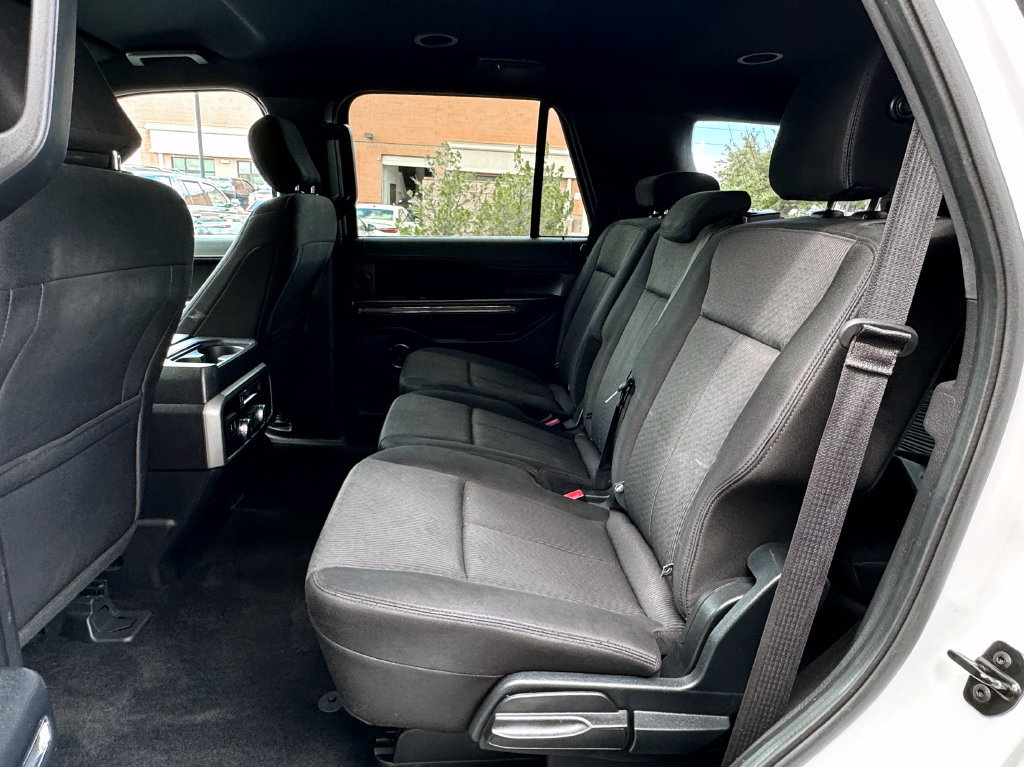 Used 2018 Ford Expedition XLT AWD/4WD image 32