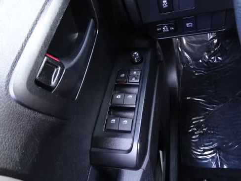 Used 2023 Toyota Tacoma SR AWD/4WD image 37