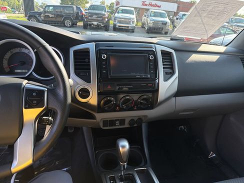 Used 2015 Toyota Tacoma 4x4 Double Cab w/ TRD Sport Package image 21