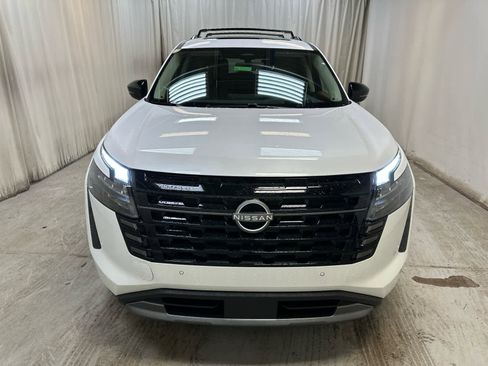 New 2026 Nissan Pathfinder Platinum image 7