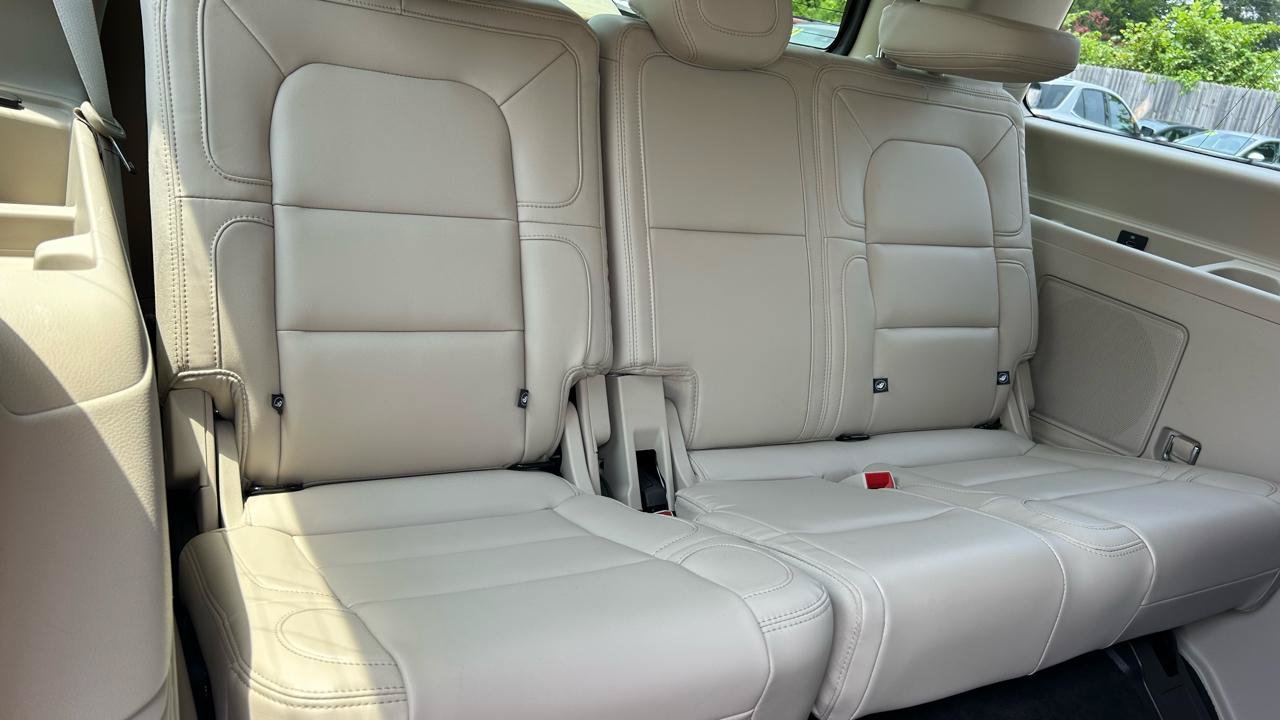 Used 2020 Lincoln Navigator Reserve w/ Equipment Group 201A Reserve AWD/4WD image 13