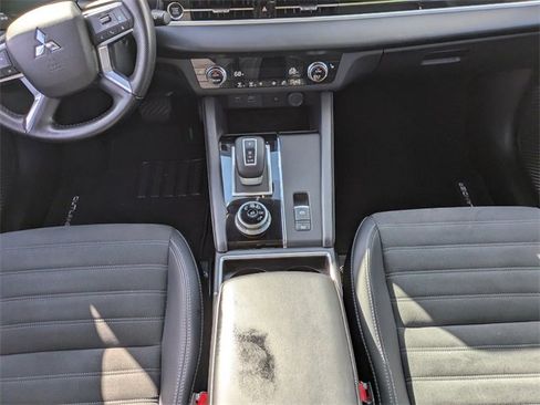 Used 2024 Mitsubishi Outlander FWD image 20